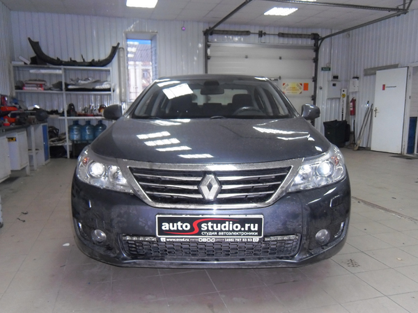 На автомобиль установлены дневные ходовые огни На автомобиль установлены дневные ходовые огни