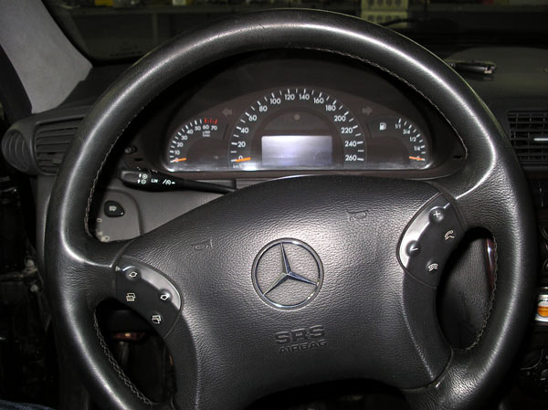 На автомобиль установлен охранный комплекс